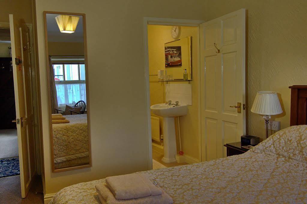 Wortley Cottage Guest House Bed & Breakfast 3*